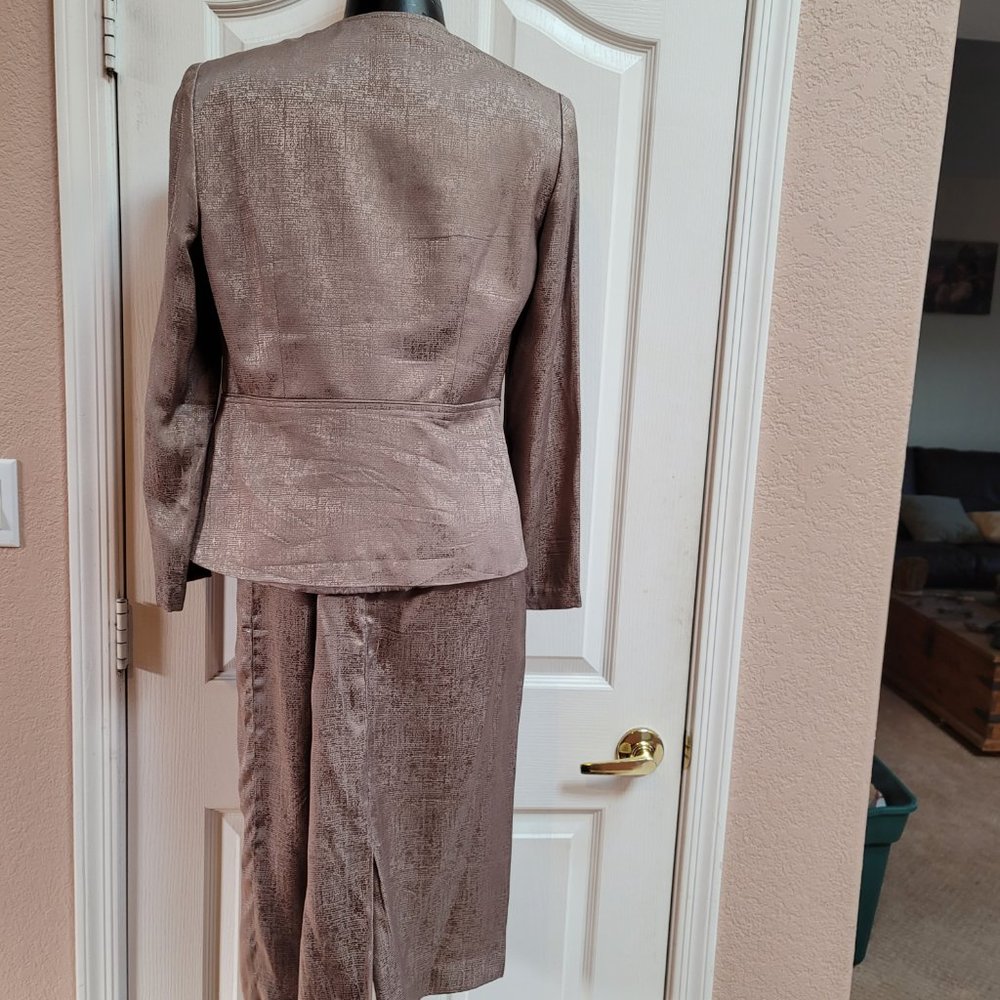 Designer Adrianna Papell Silk Suit - EUC! - Picture 5 of 6